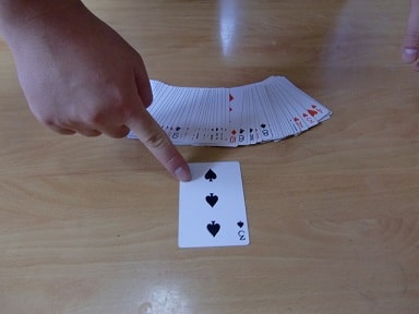 選んだカードを当てるマジック2